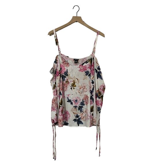 Torrid White Floral Cold Shoulder Top - 0 - Picture 2 of 11